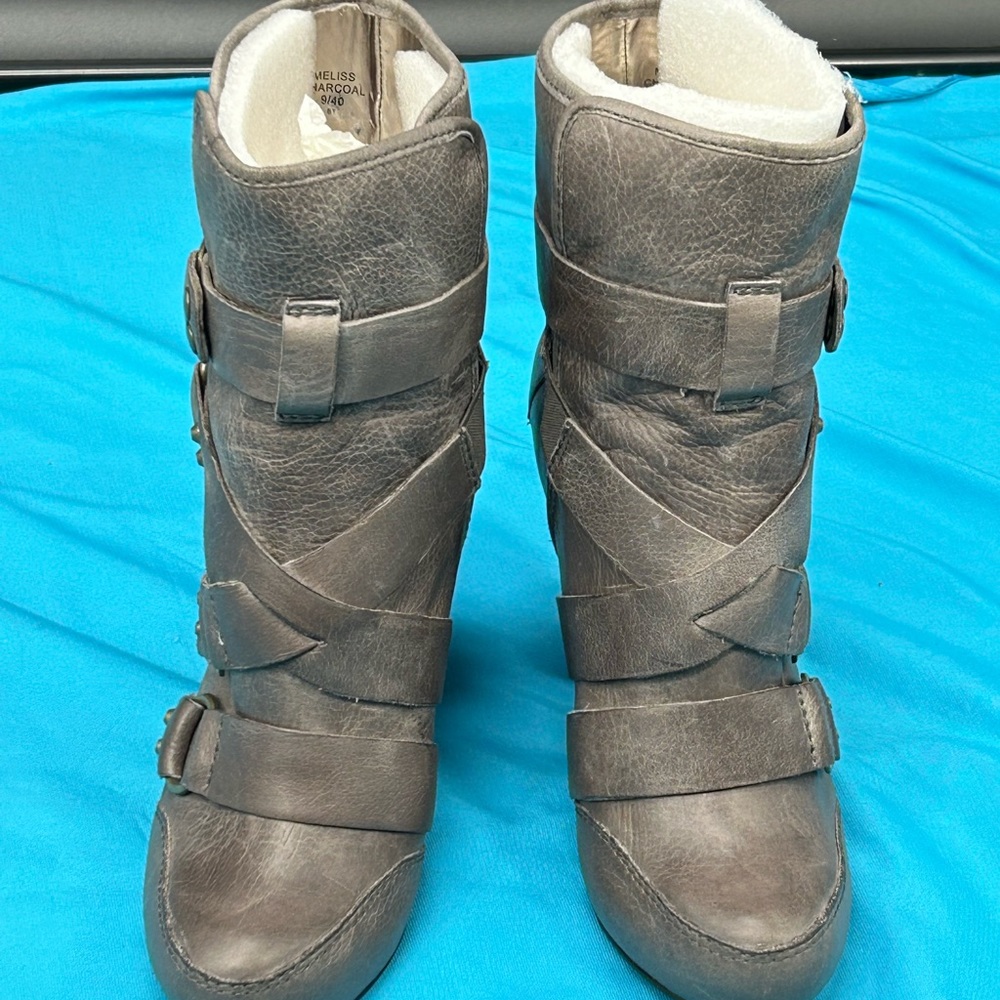 DKNY Slightly Distressed Leather Charcoal Grey Boots sz 9  NIB "meliss"